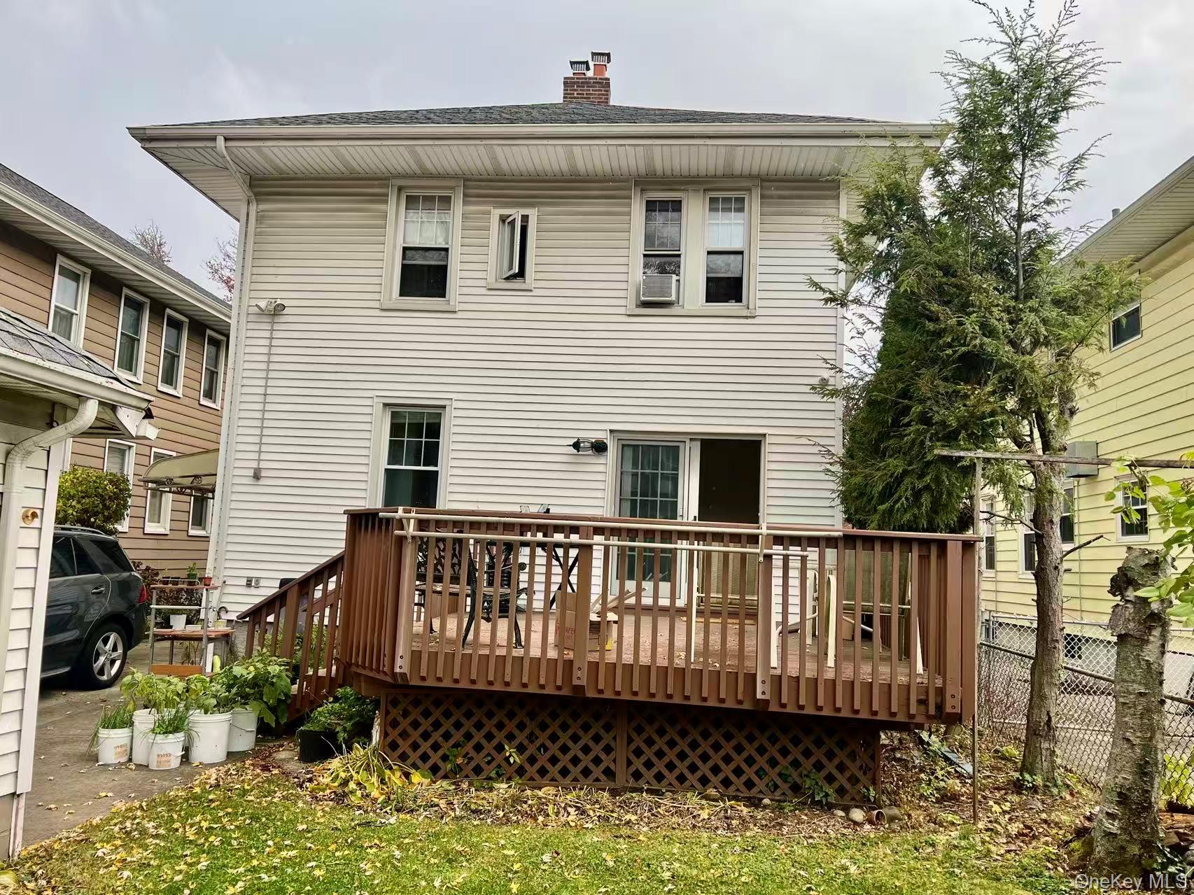 #16 photo, 14915 15th Road, Whitestone , NY 11357