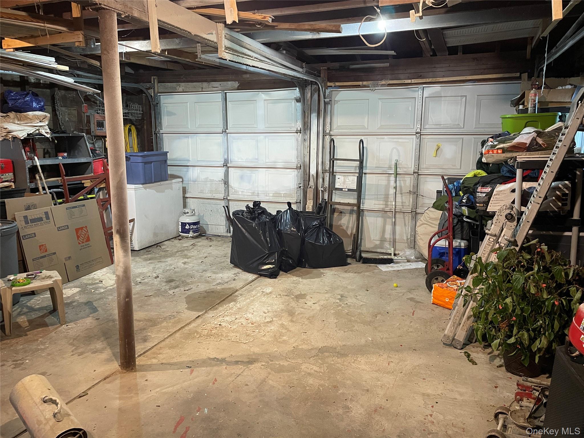 #19 photo, 323 Grand Avenue, Lindenhurst , NY 11757