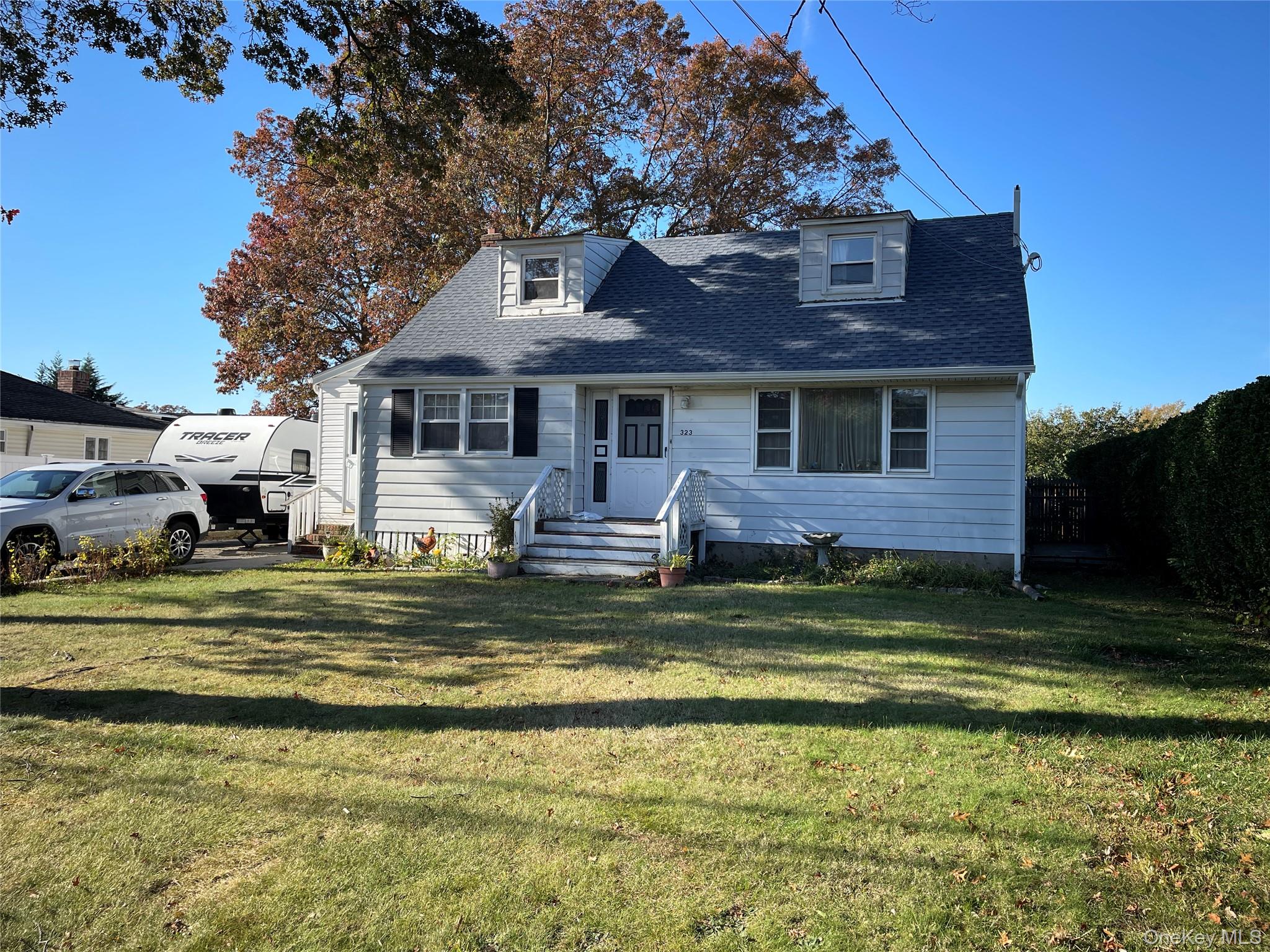 #3 photo, 323 Grand Avenue, Lindenhurst , NY 11757