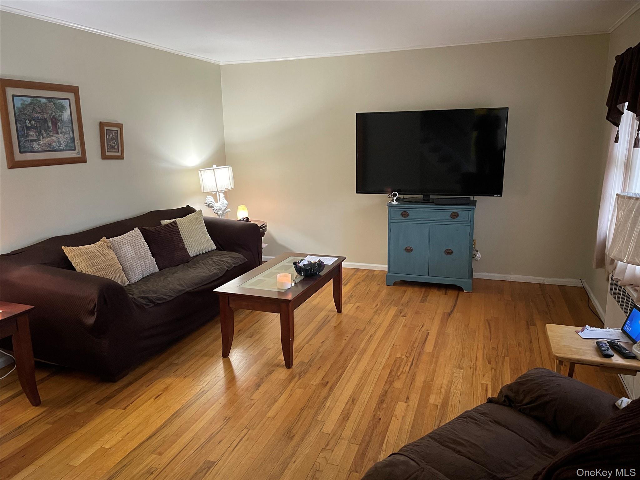 #5 photo, 323 Grand Avenue, Lindenhurst , NY 11757