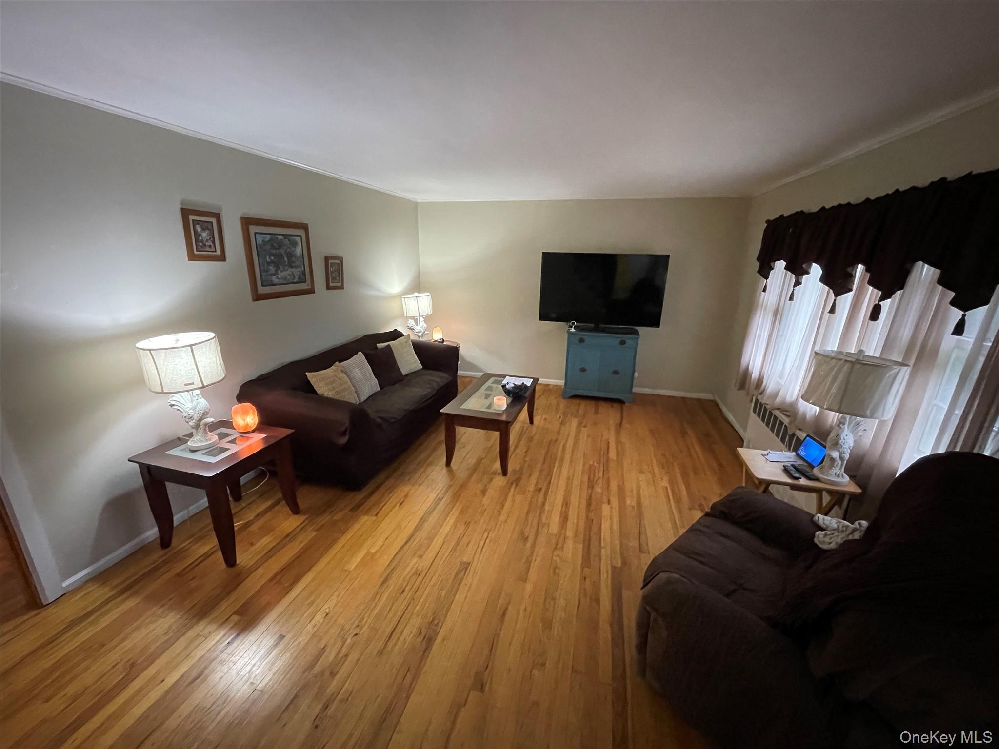 #6 photo, 323 Grand Avenue, Lindenhurst , NY 11757