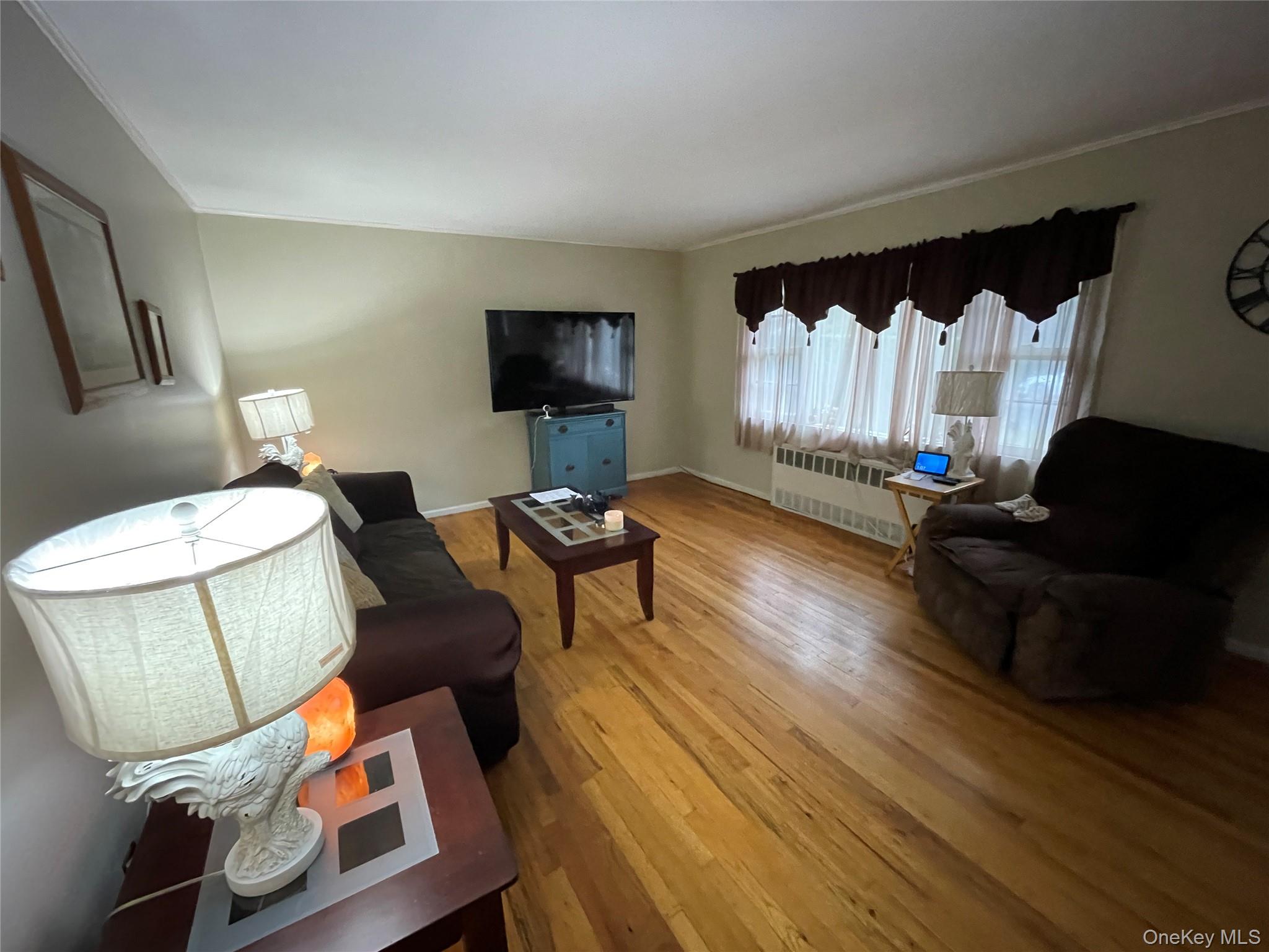 #7 photo, 323 Grand Avenue, Lindenhurst , NY 11757