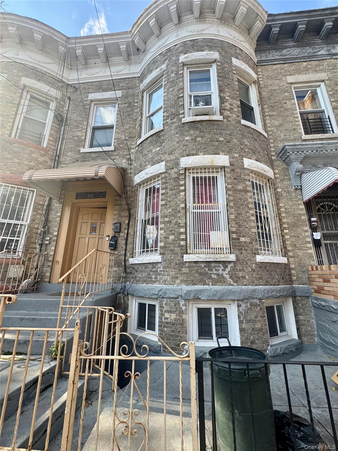 #1 photo, 182 Lincoln Avenue, Brooklyn , NY 11208