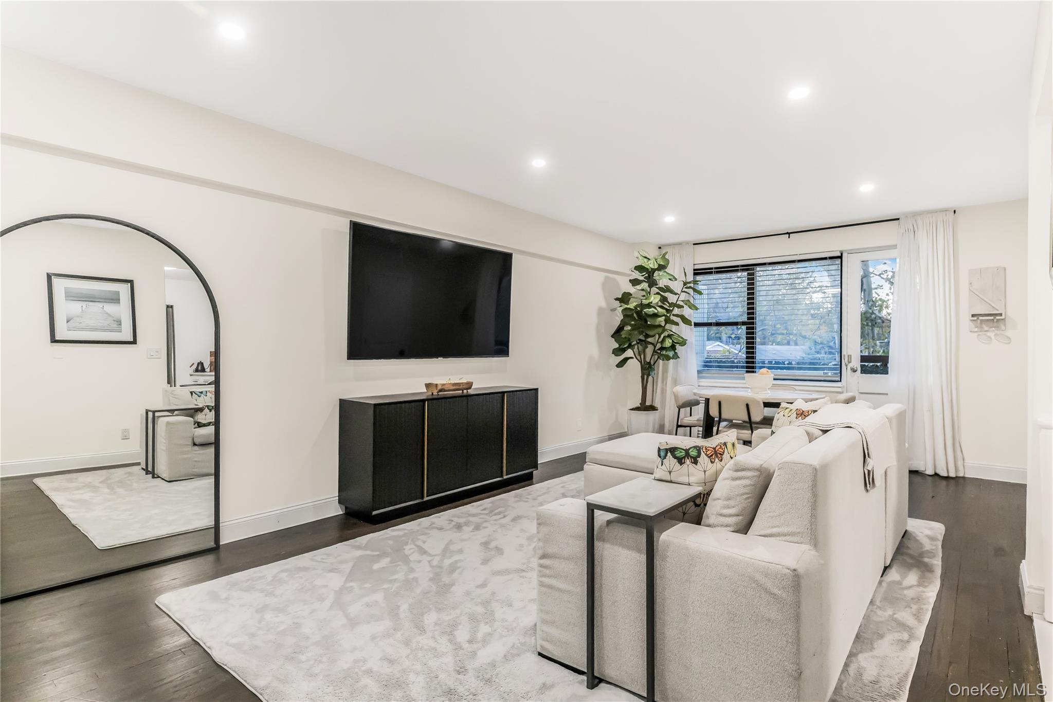 #4 photo, 640 Pelham Road, New Rochelle , NY 10805