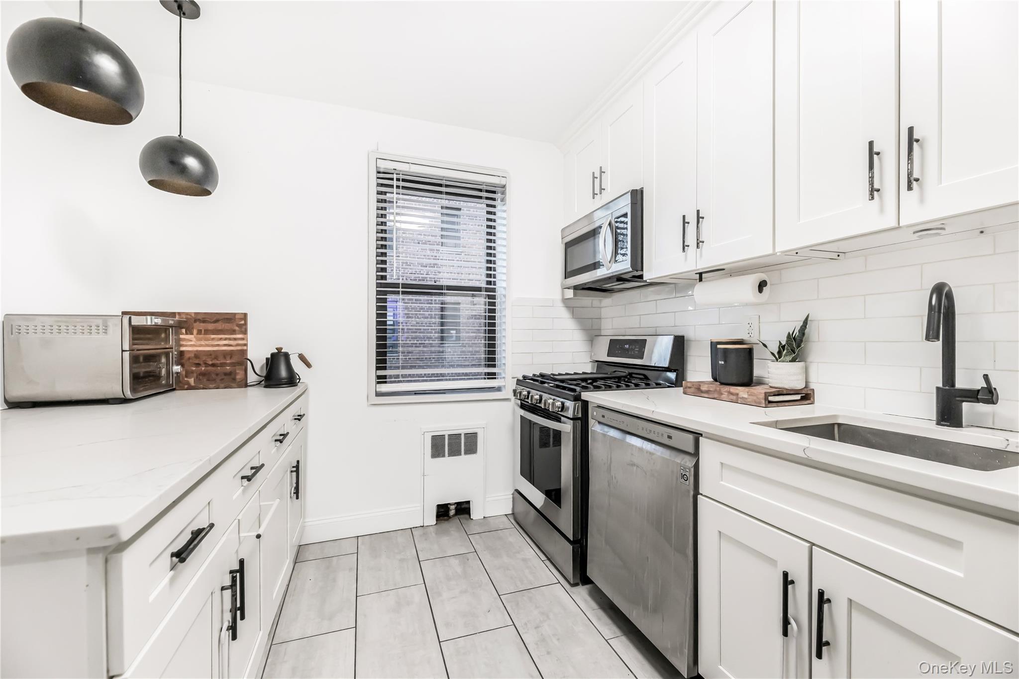 #8 photo, 640 Pelham Road, New Rochelle , NY 10805