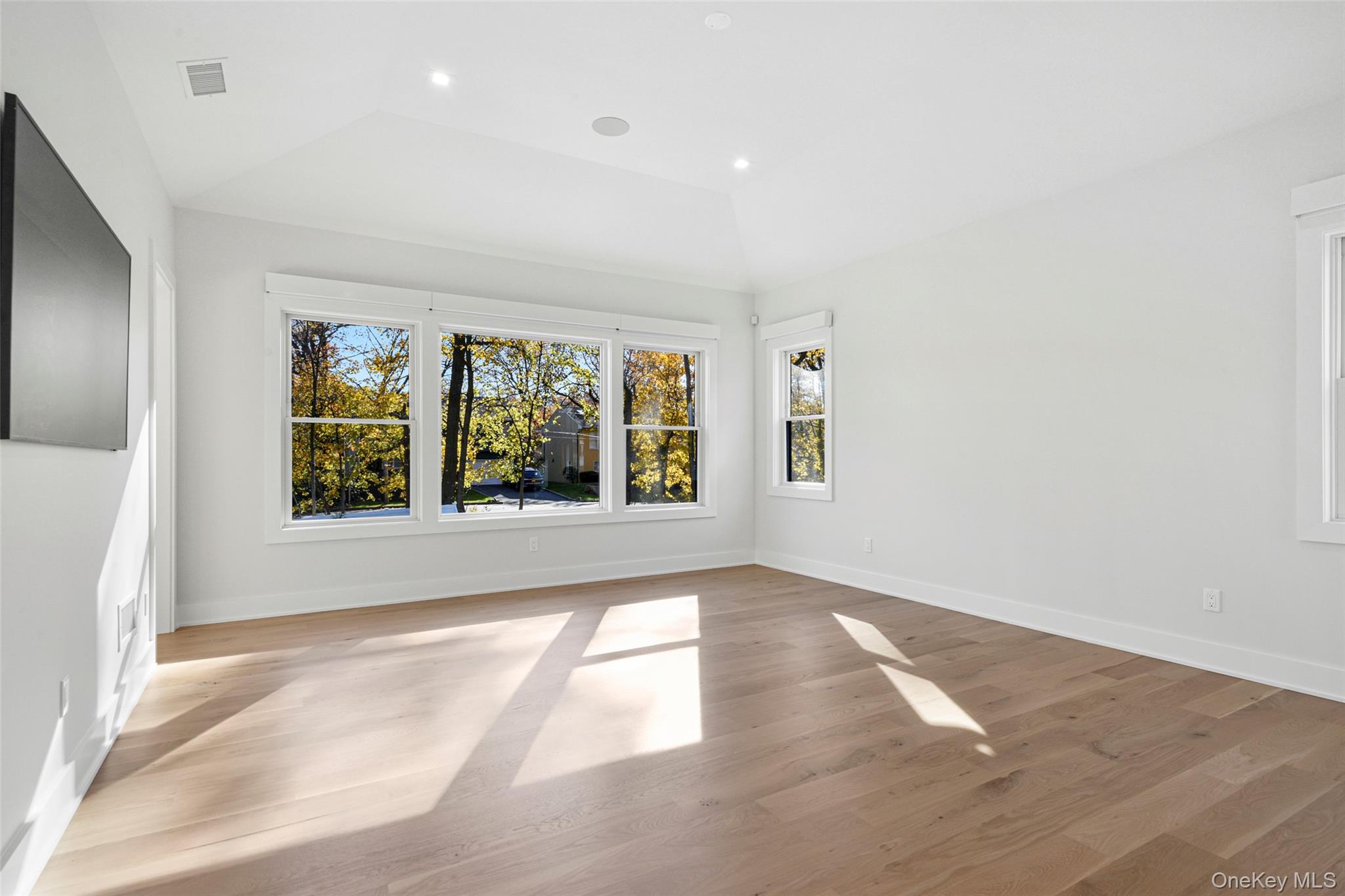 #20 photo, 65 Myrtle Boulevard, Larchmont , NY 10538