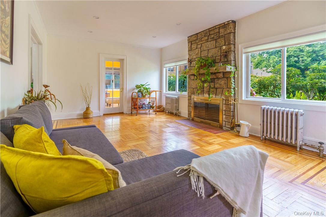 #8 photo, 9 Esplanade, Mount Vernon , NY 10553