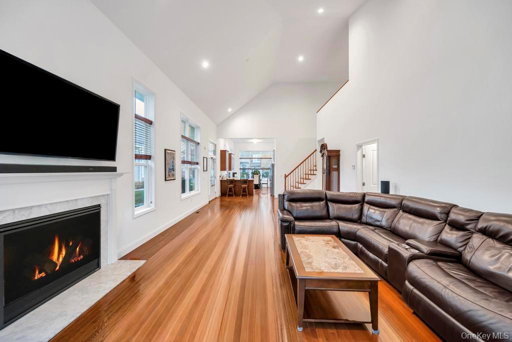 #10 photo, 195 Belmont Circle, Yaphank , NY 11980