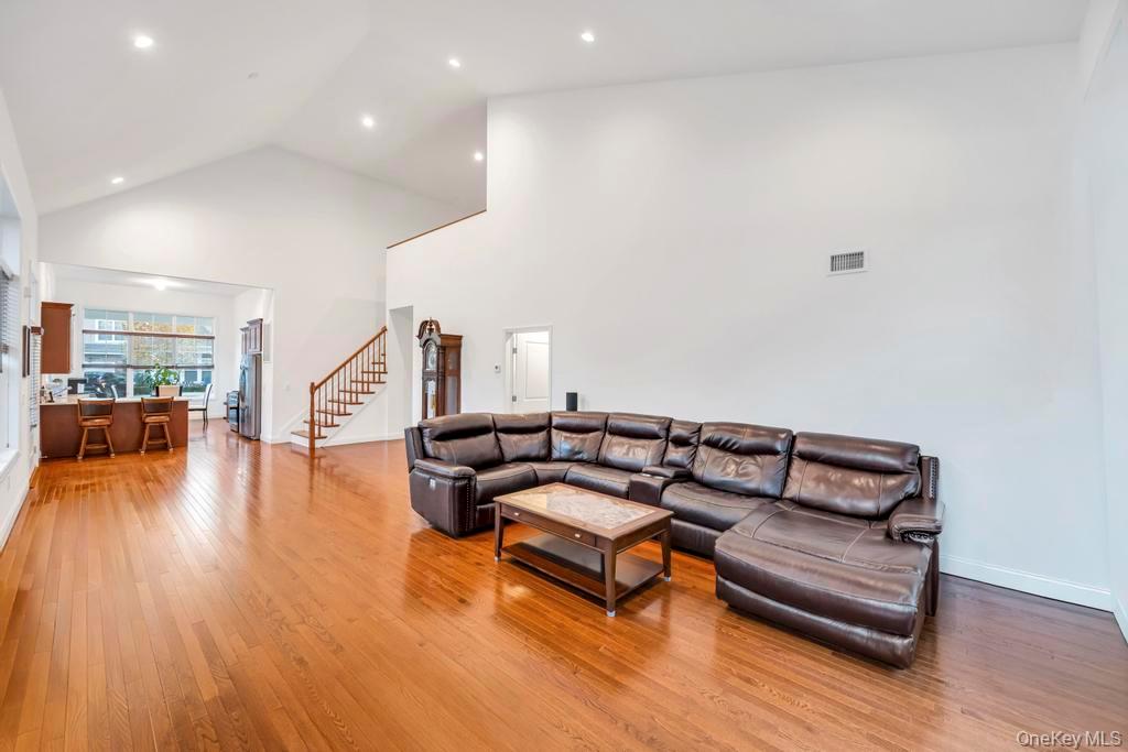 #11 photo, 195 Belmont Circle, Yaphank , NY 11980