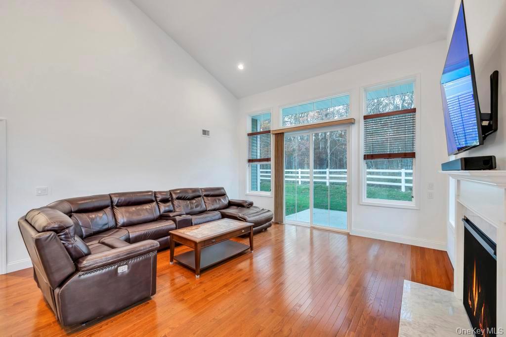 #13 photo, 195 Belmont Circle, Yaphank , NY 11980