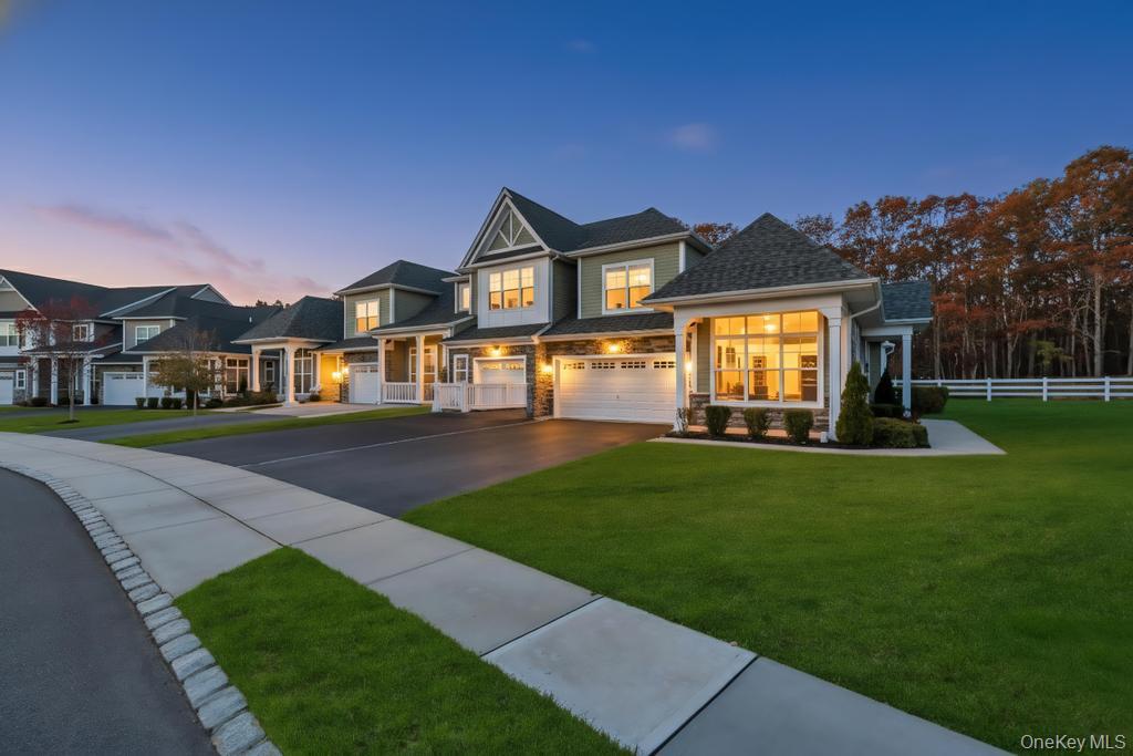 #2 photo, 195 Belmont Circle, Yaphank , NY 11980