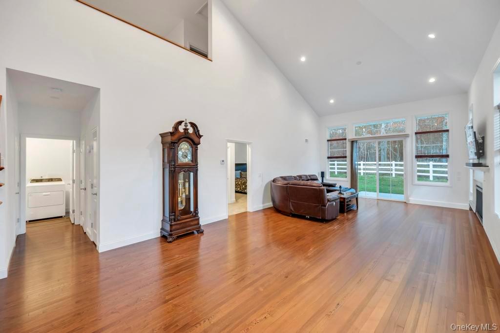 #8 photo, 195 Belmont Circle, Yaphank , NY 11980