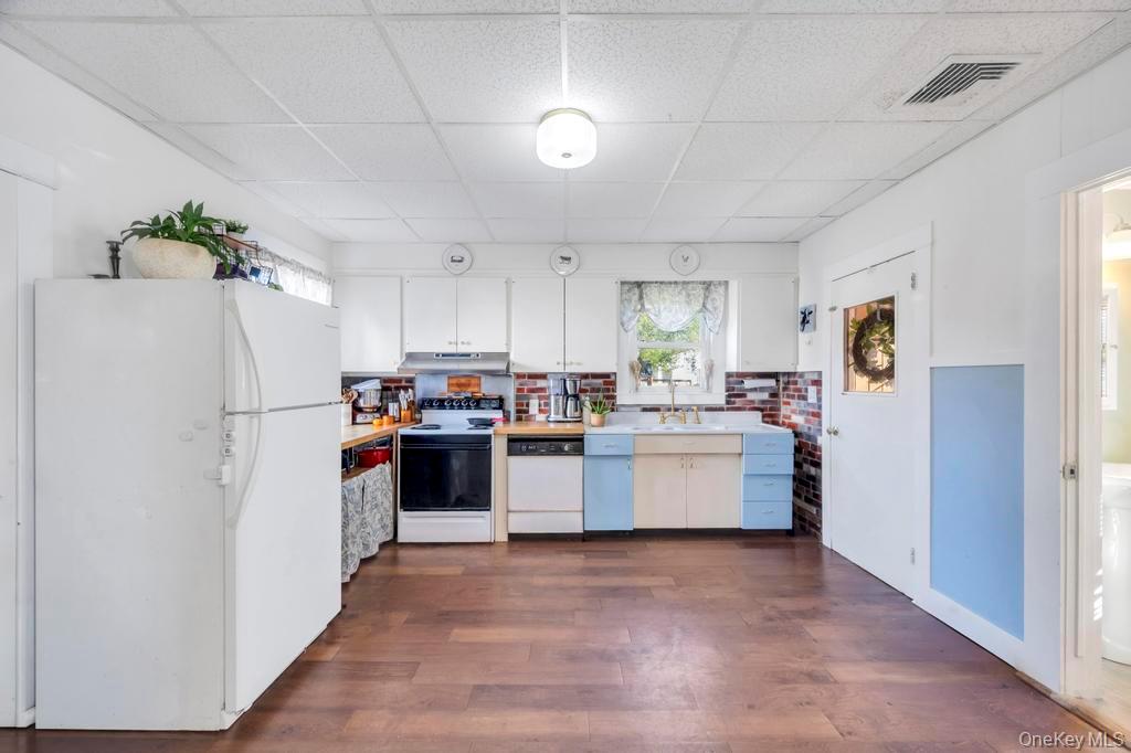 #11 photo, 223 Cedar Avenue, Patchogue , NY 11772