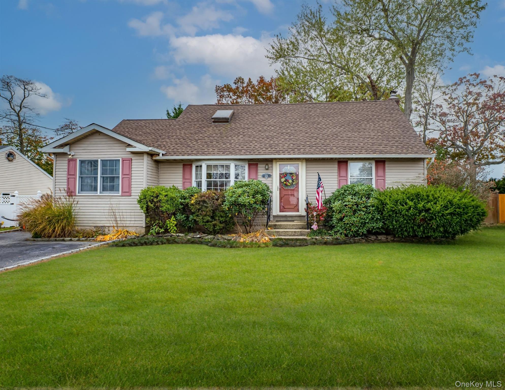 #1 photo, 226 Sears Road, West Islip , NY 11795