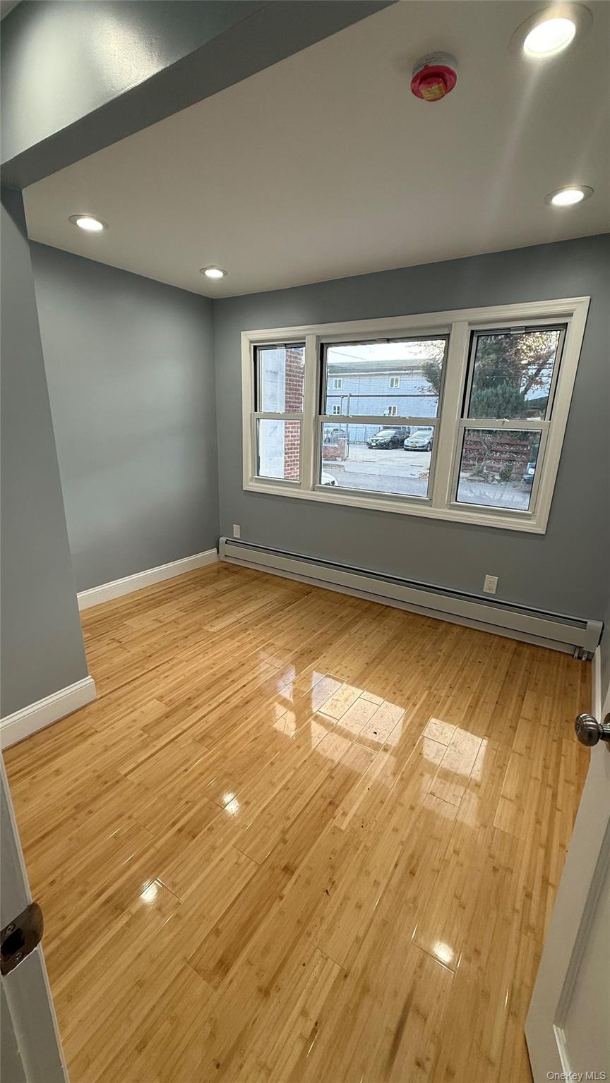 #8 photo, 116-45 195 Street, Saint Albans , NY 11412