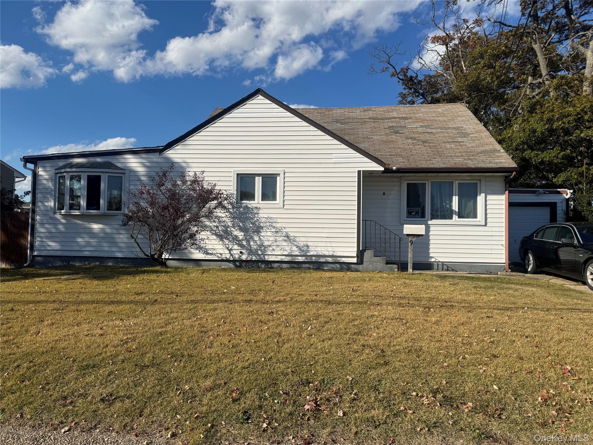 #1 photo, 9 Pratt Street, सफ़ोक काउंटी West Babylon , NY 11704