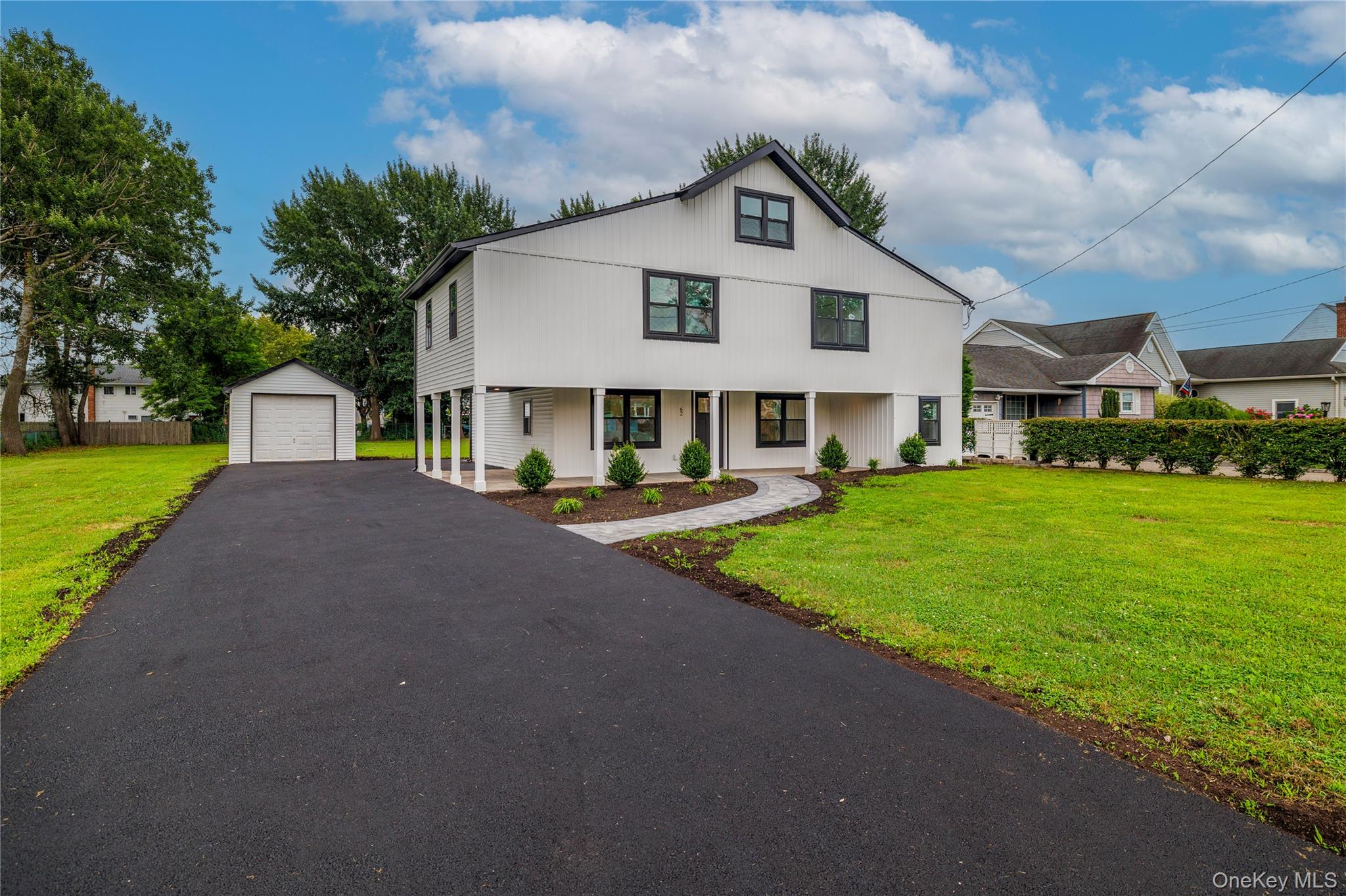 #1 photo, 62 Central Avenue, 東長島 Amityville , NY 11701