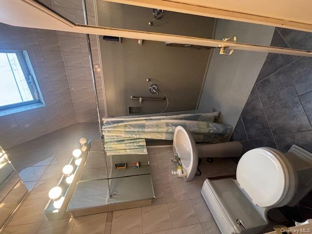 #10 photo, 62 12th Avenue, Mineola , NY 11501