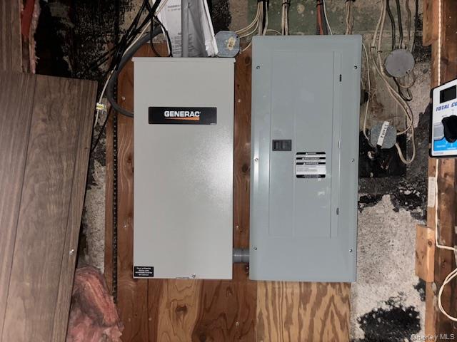 #18 photo, 62 12th Avenue, Mineola , NY 11501