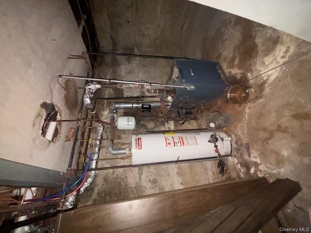 #19 photo, 62 12th Avenue, Mineola , NY 11501