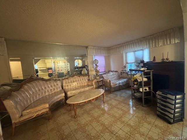 #6 photo, 62 12th Avenue, Mineola , NY 11501