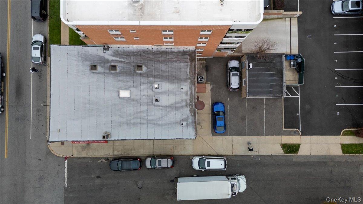 #5 photo, 213-215 Mineola Boulevard, Mineola , NY 11501