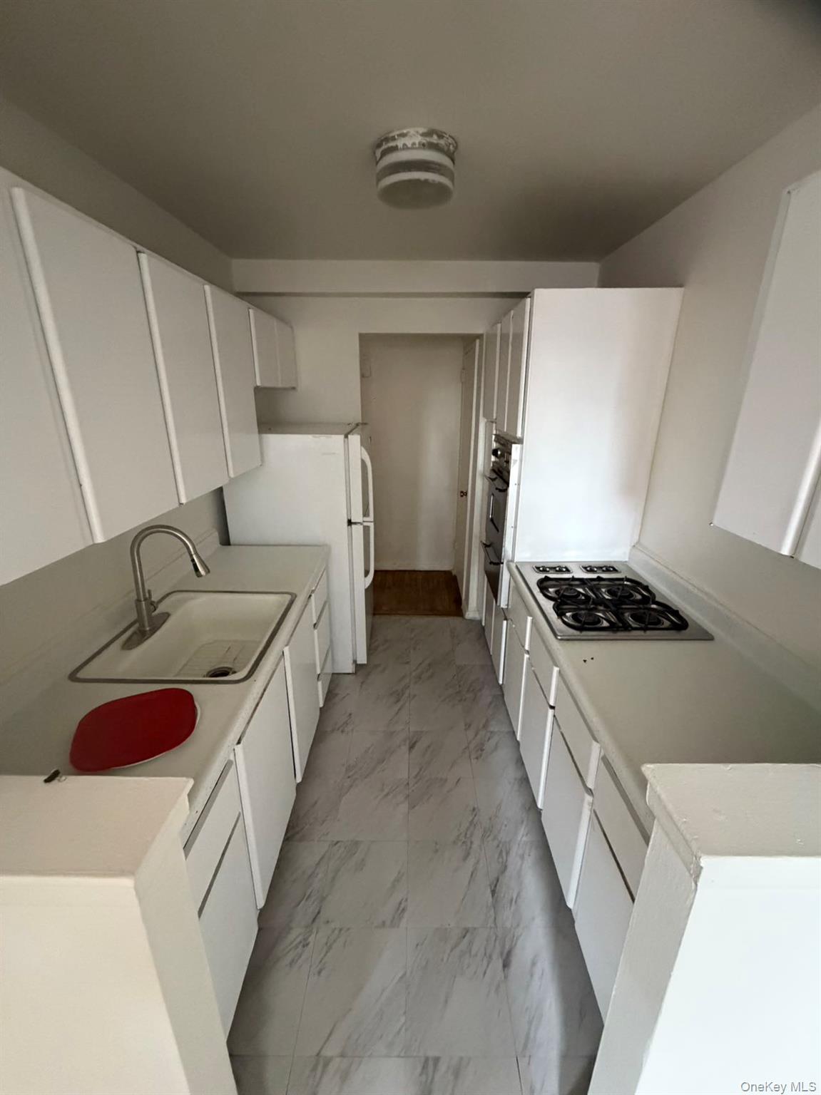 #4 photo, 143-40 Roosevelt Avenue, Flushing , NY 11354