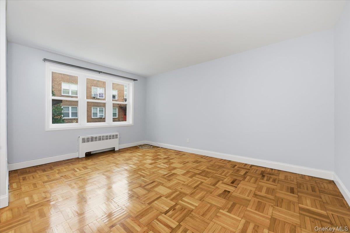 #4 photo, 275 Maple Avenue, Rockville Centre , NY 11570