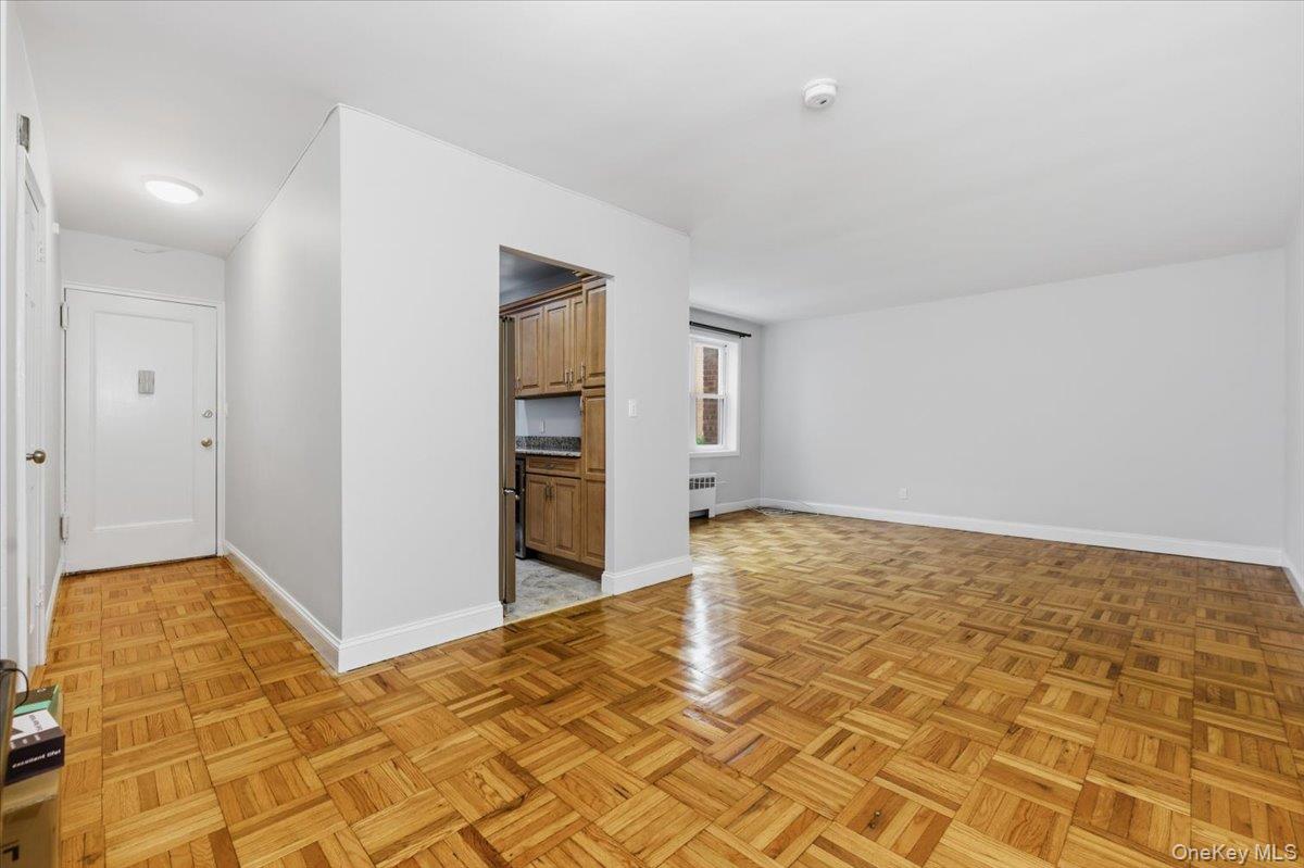 #5 photo, 275 Maple Avenue, Rockville Centre , NY 11570