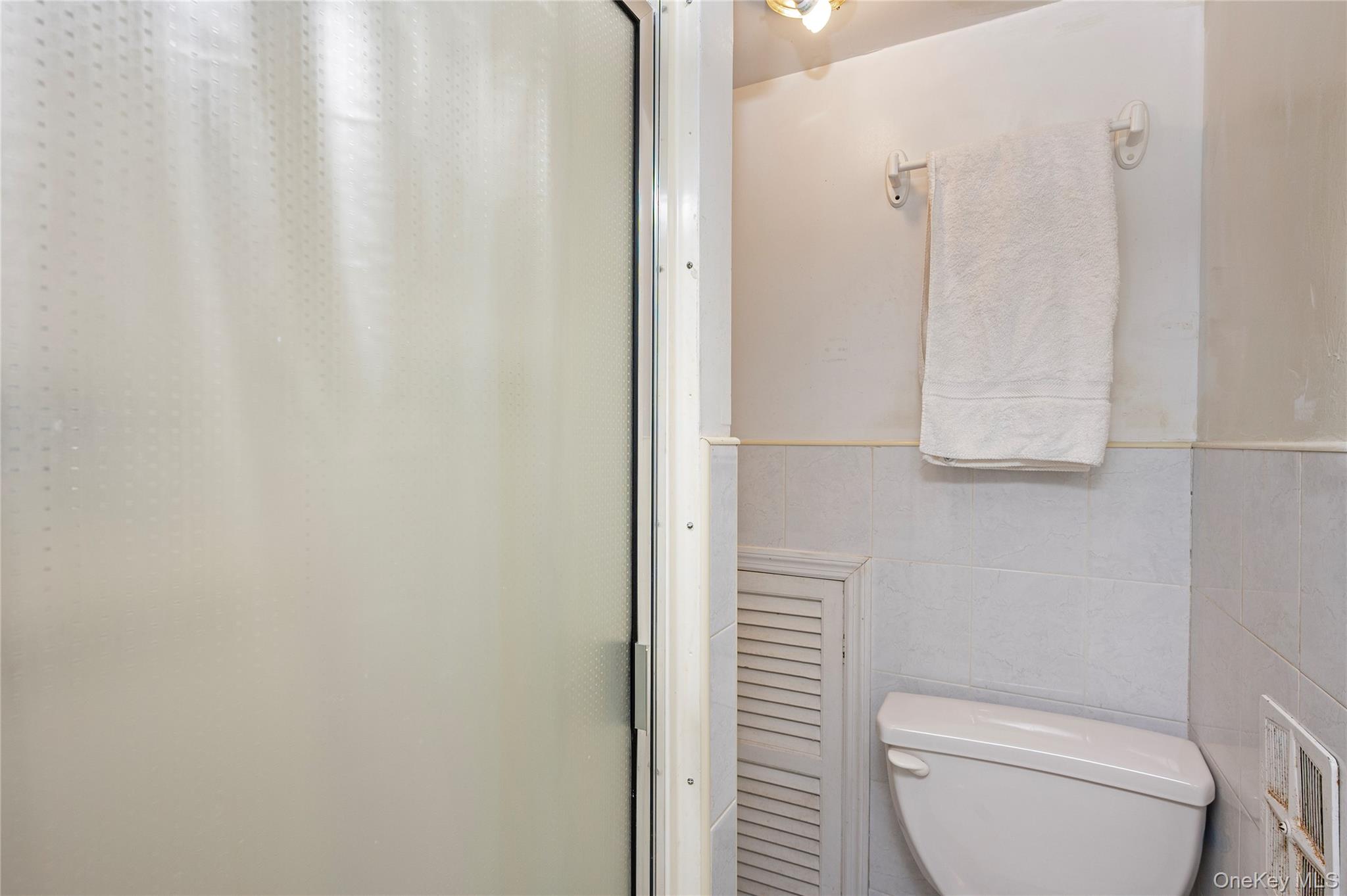 #18 photo, 68 Myles Avenue, Levittown , NY 11756