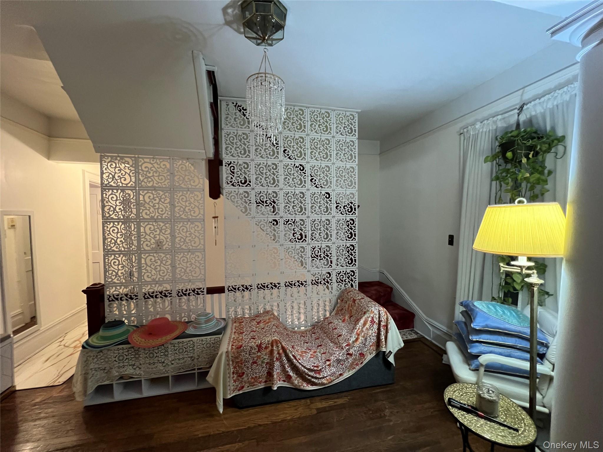 #10 photo, 150-67 87 Avenue, Briarwood , NY 11432