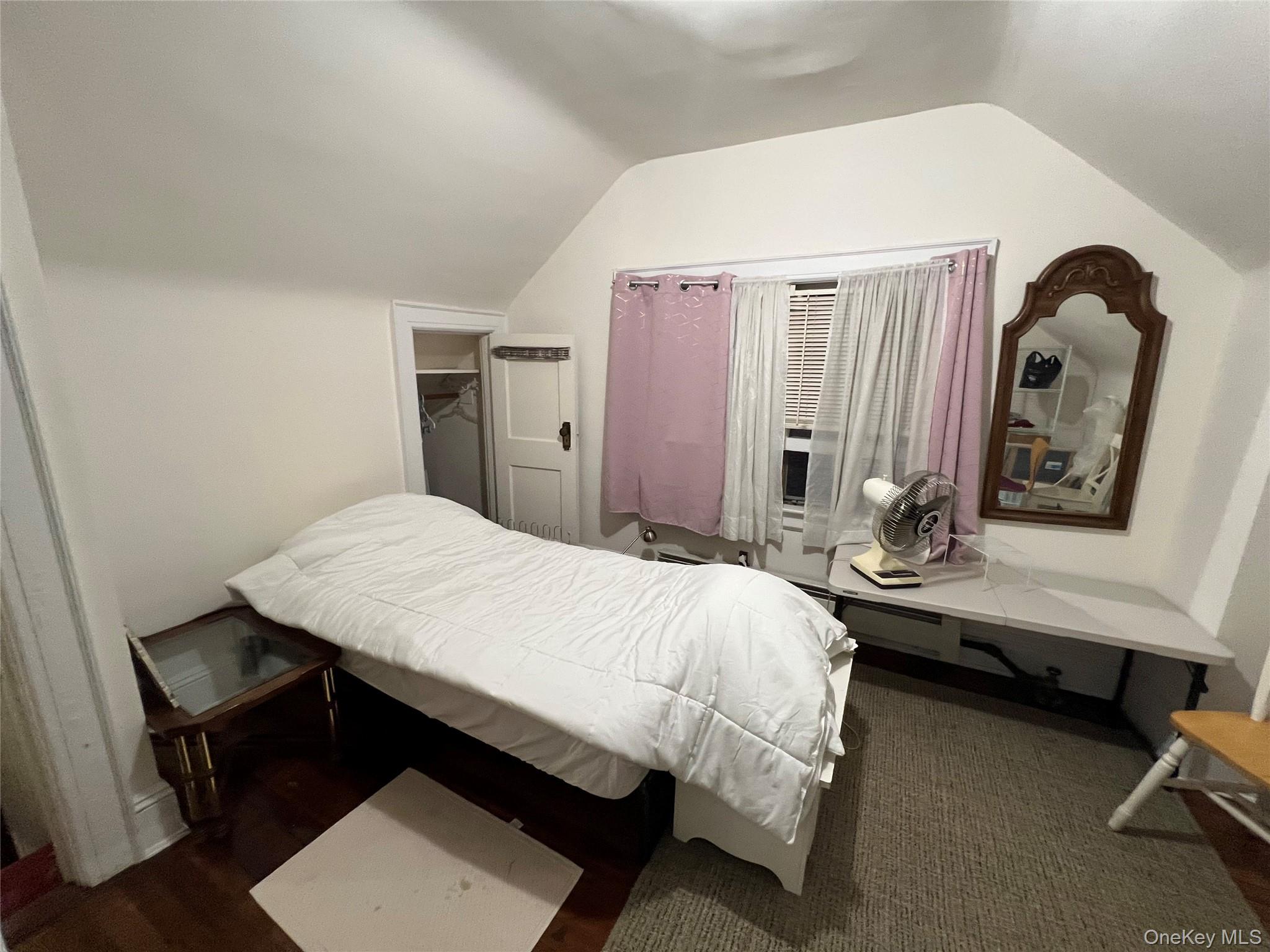 #16 photo, 150-67 87 Avenue, Briarwood , NY 11432