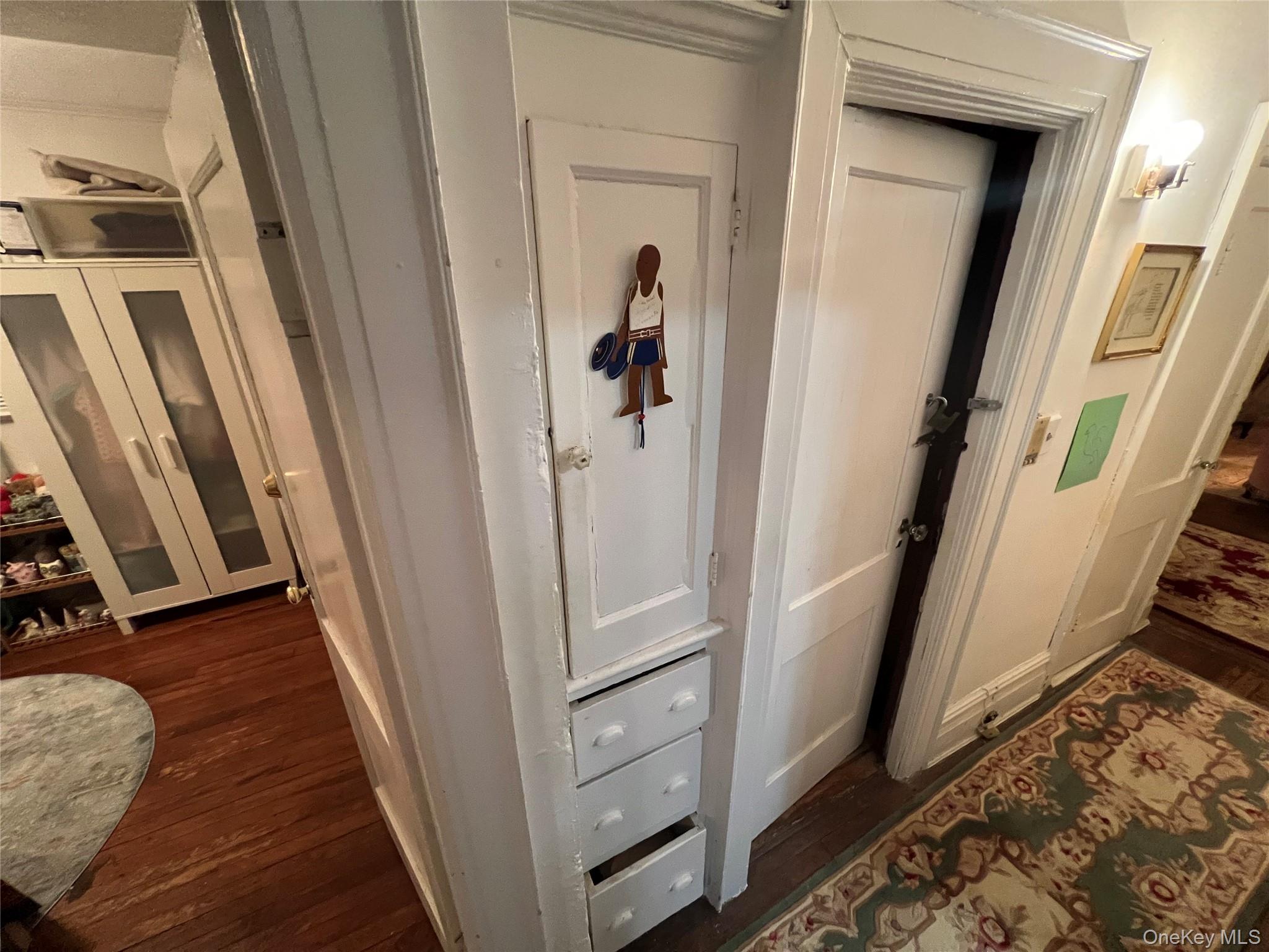 #8 photo, 150-67 87 Avenue, Briarwood , NY 11432