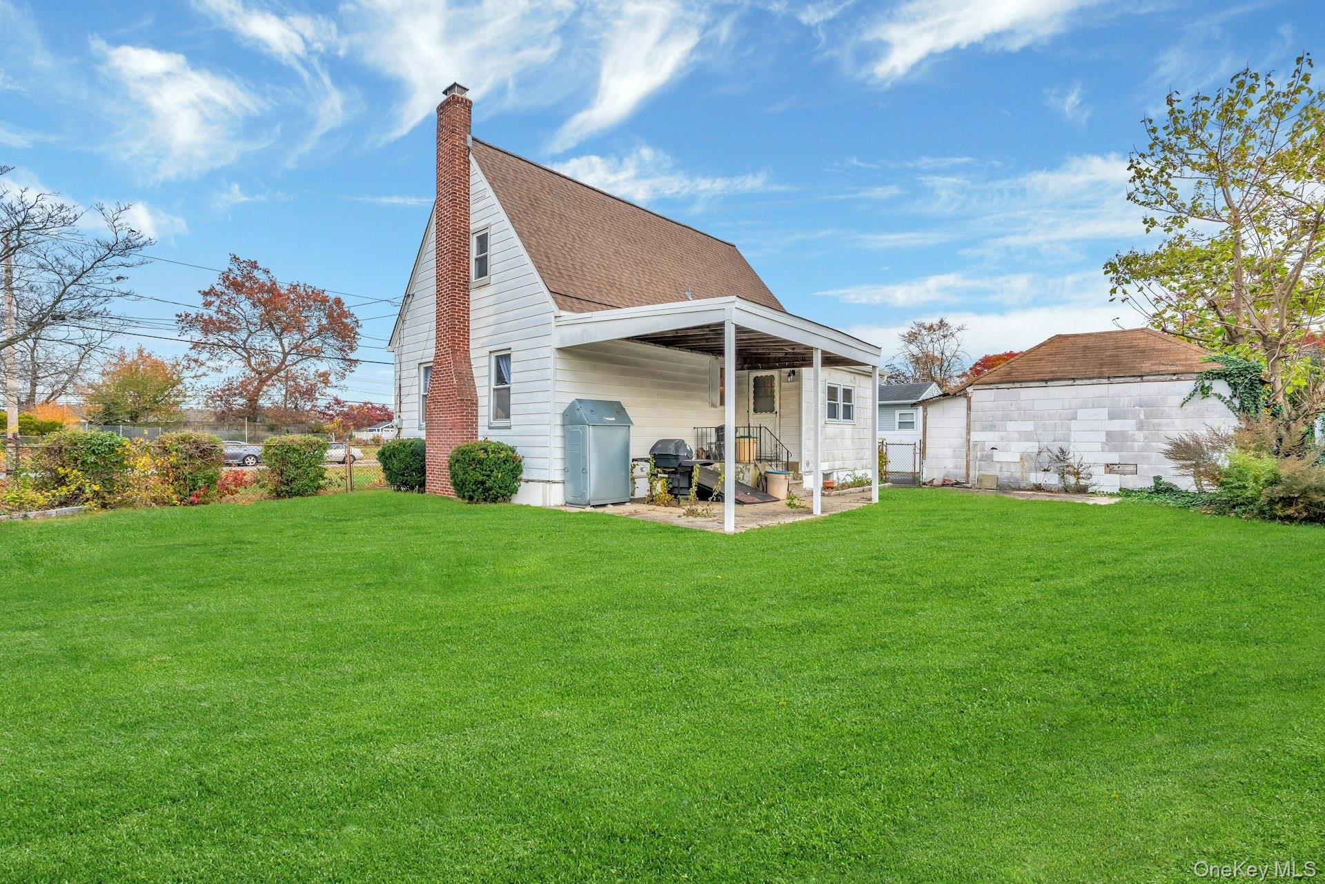 #17 photo, 180 Thomas Street, Brentwood , NY 11717