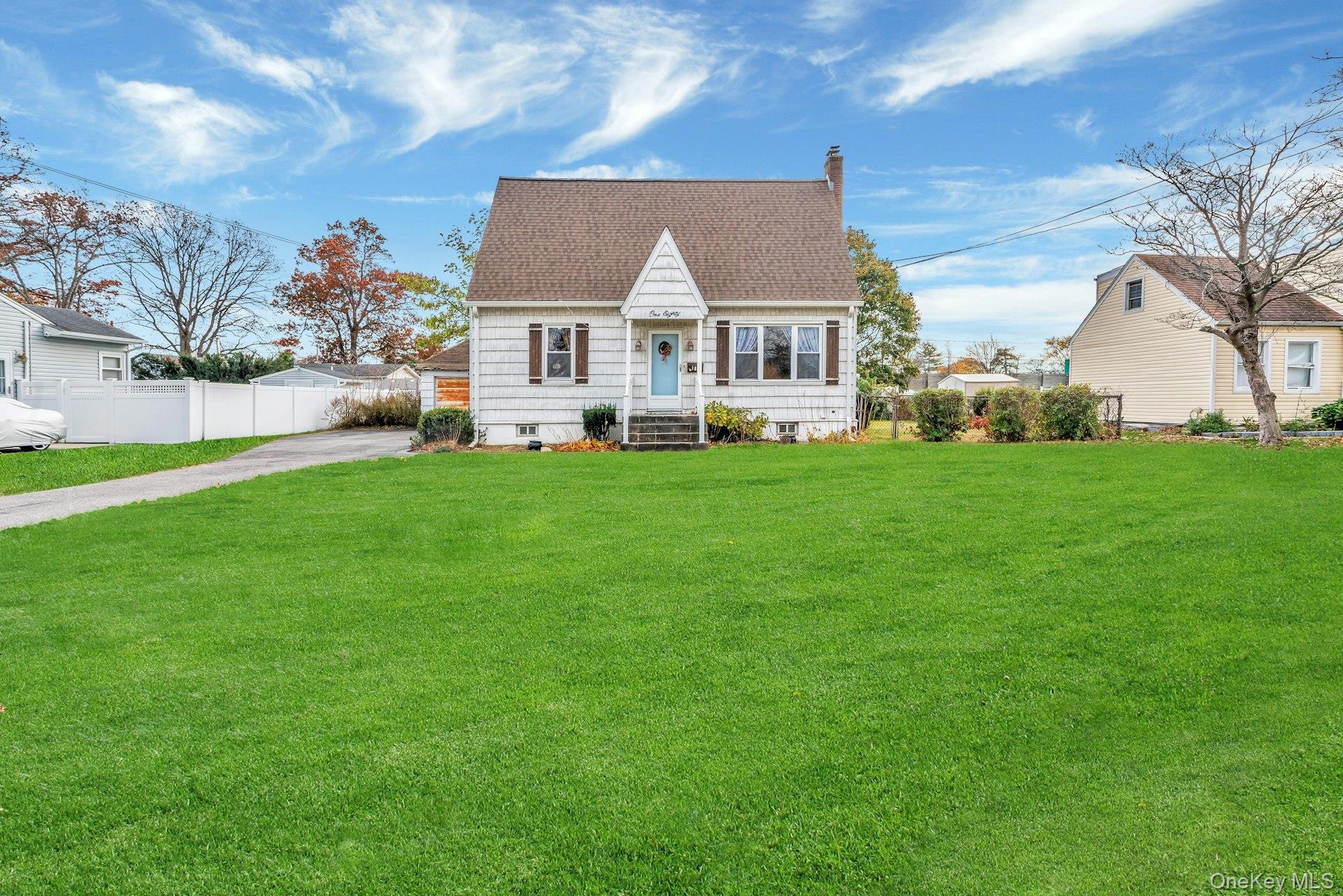 #2 photo, 180 Thomas Street, Brentwood , NY 11717