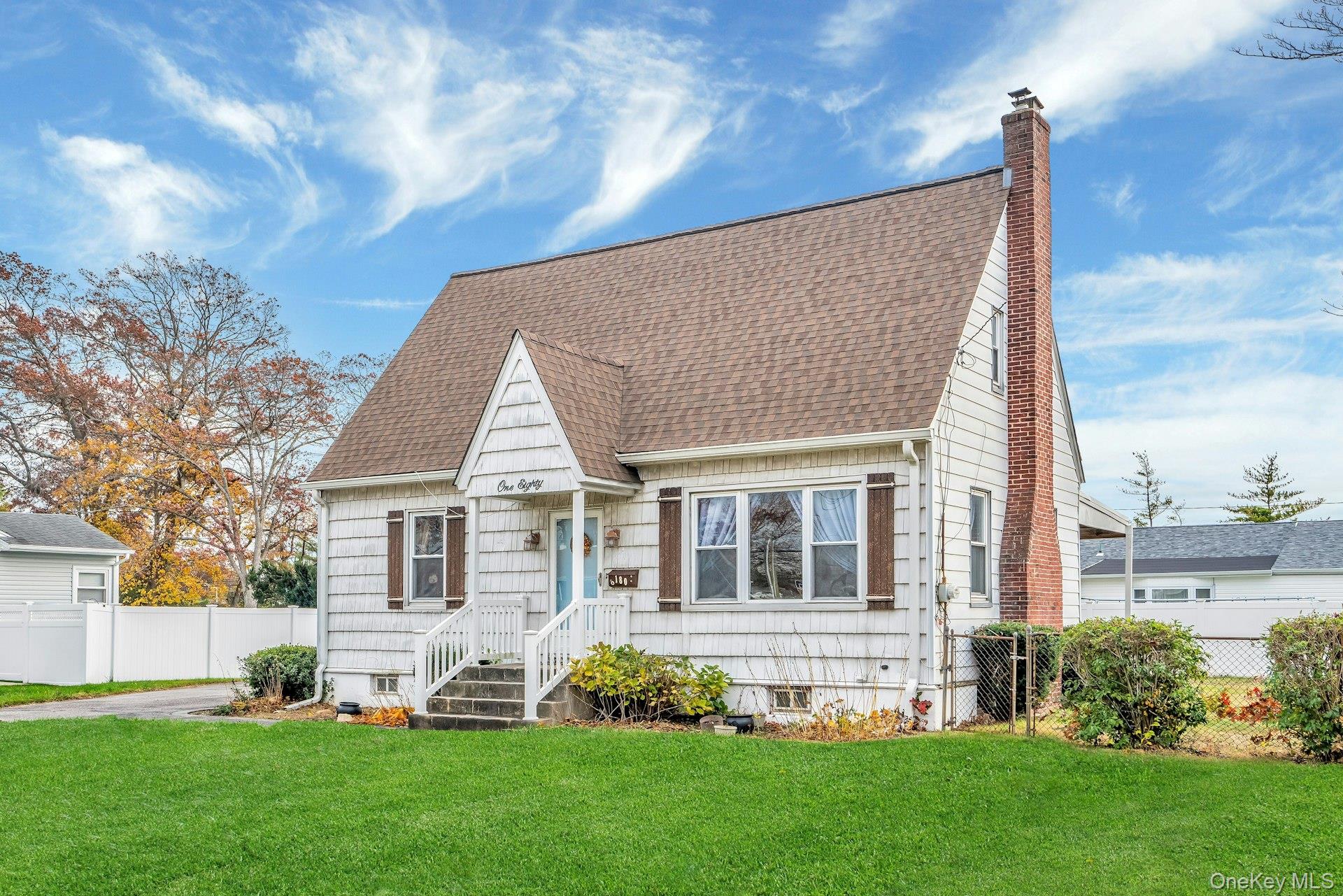 #4 photo, 180 Thomas Street, Brentwood , NY 11717