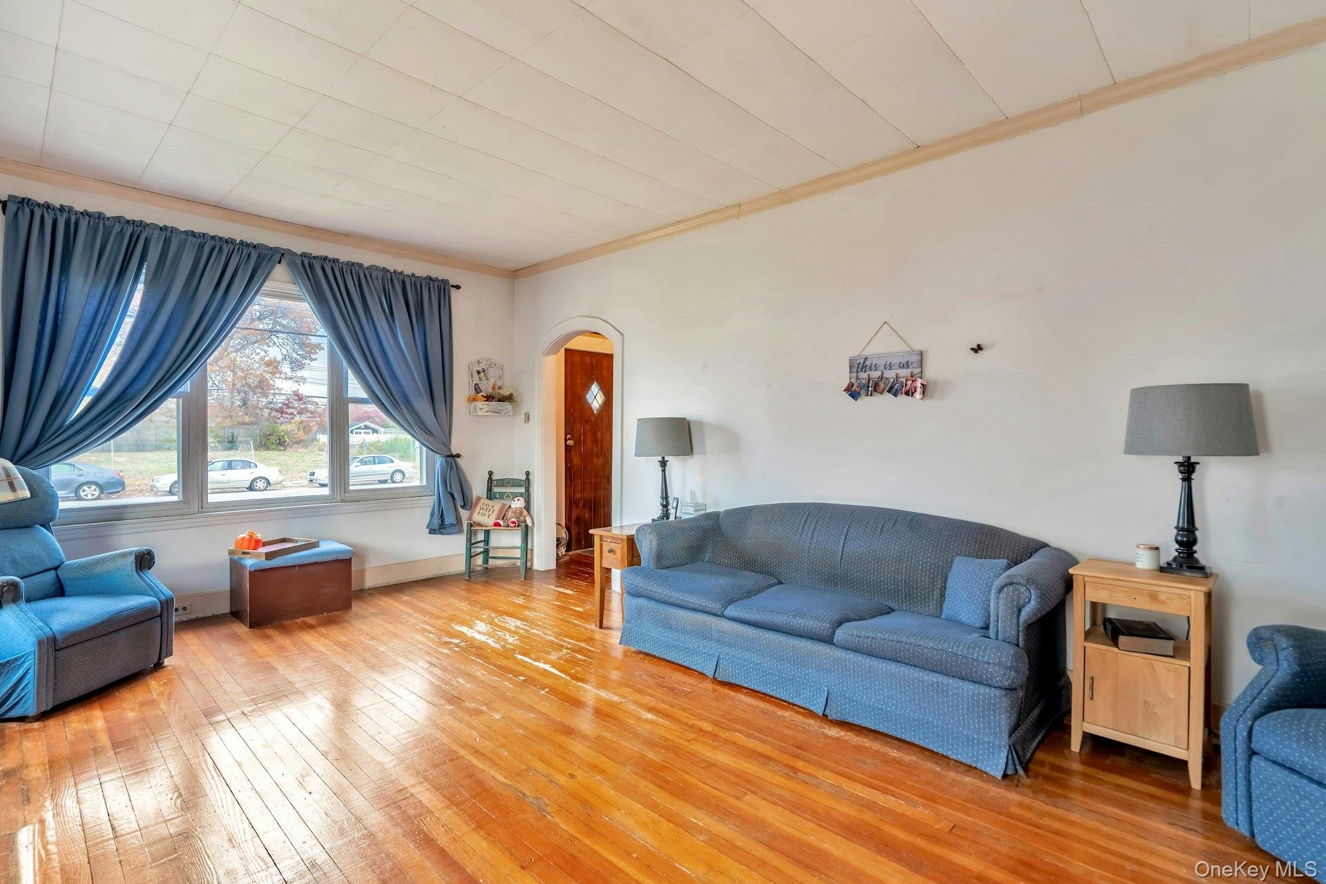 #6 photo, 180 Thomas Street, Brentwood , NY 11717