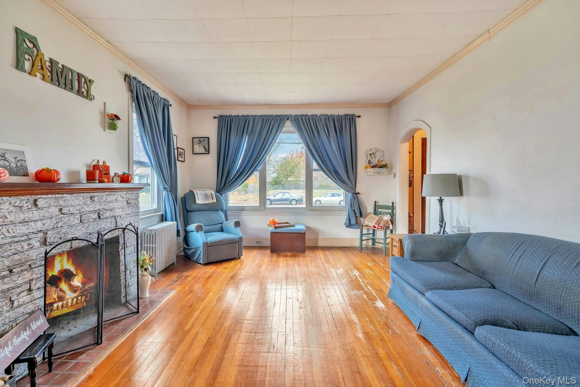 #7 photo, 180 Thomas Street, Brentwood , NY 11717