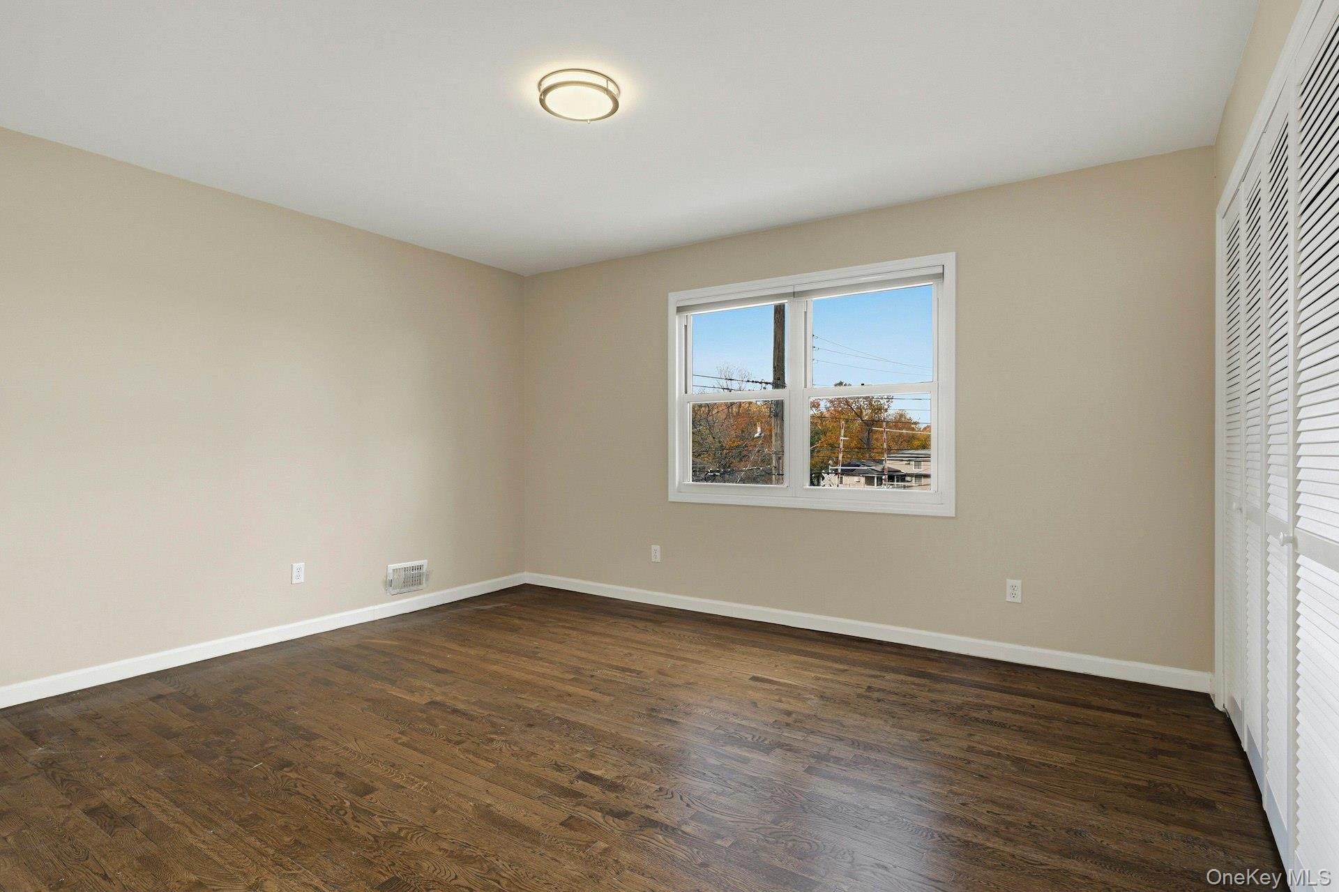 #16 photo, 250-04 39th Road, Little Neck , NY 11363