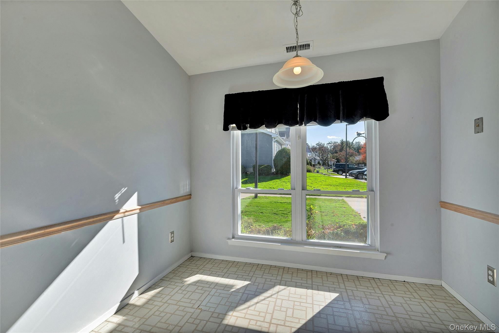 #4 photo, 825 Spring Lake Drive, Middle Island , NY 11953