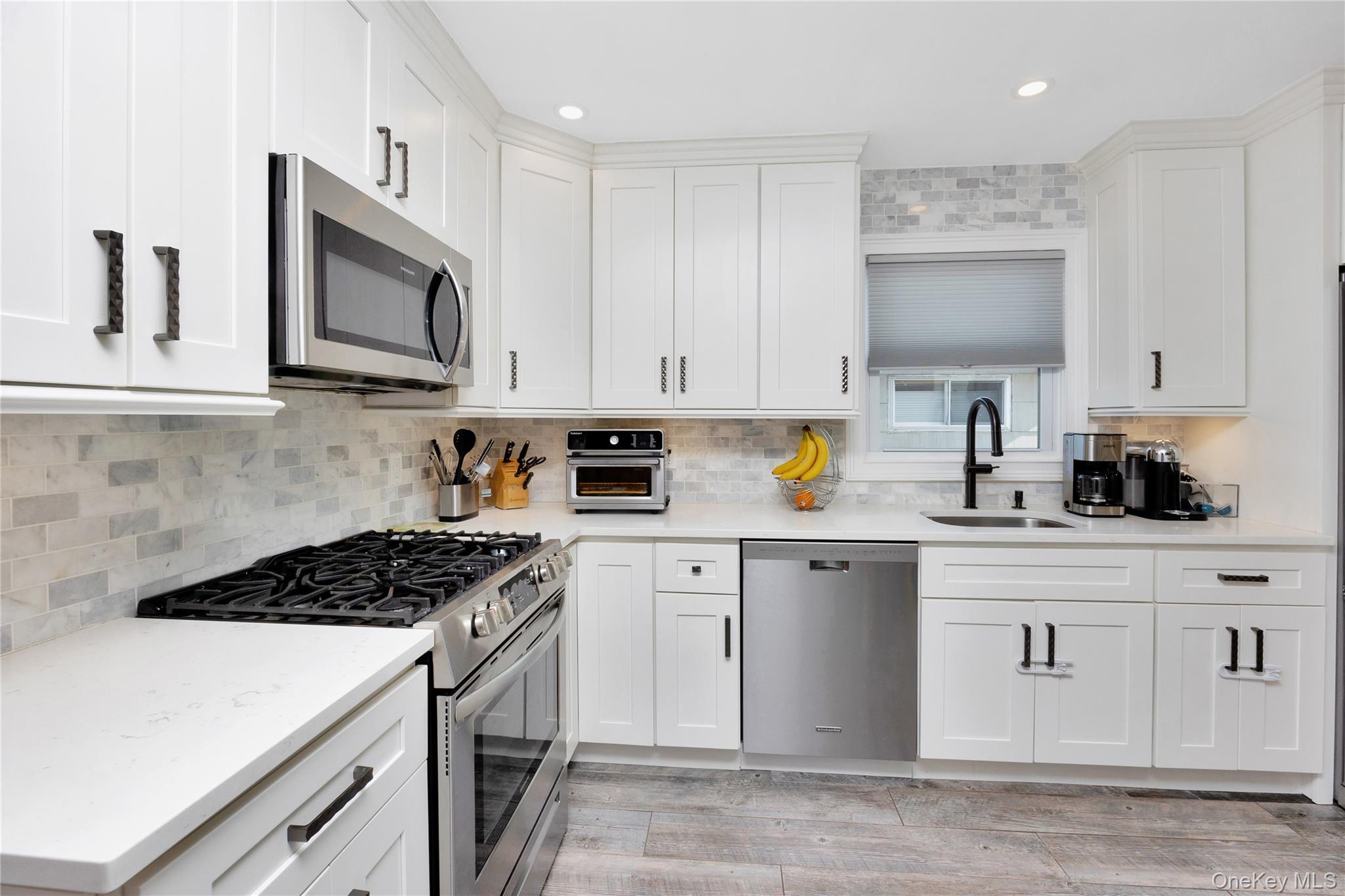 #13 photo, 464 Lindell Boulevard, Long Beach , NY 11561