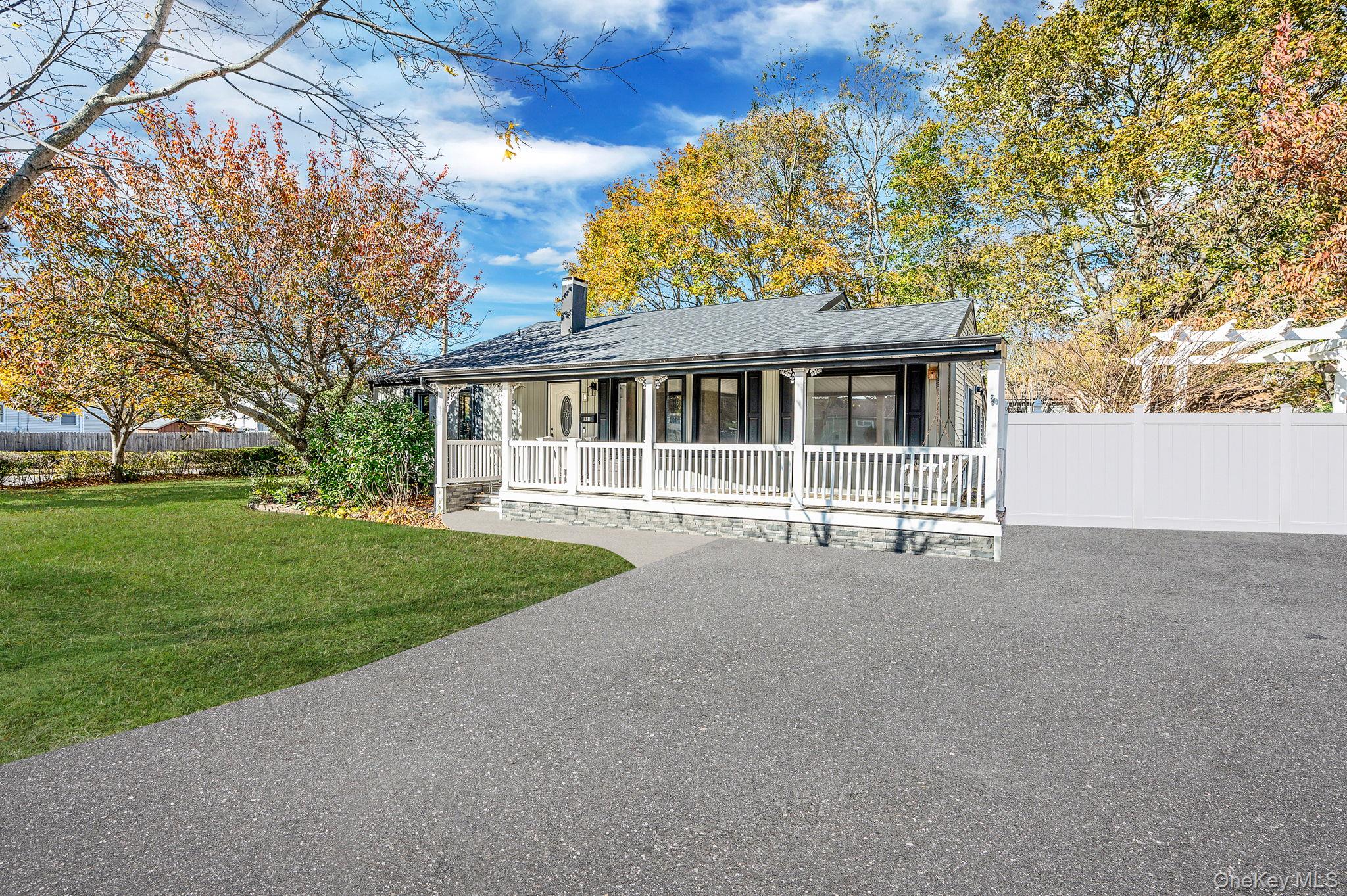 #2 photo, 1401 Race Avenue, サフォーク郡 Medford , NY 11763