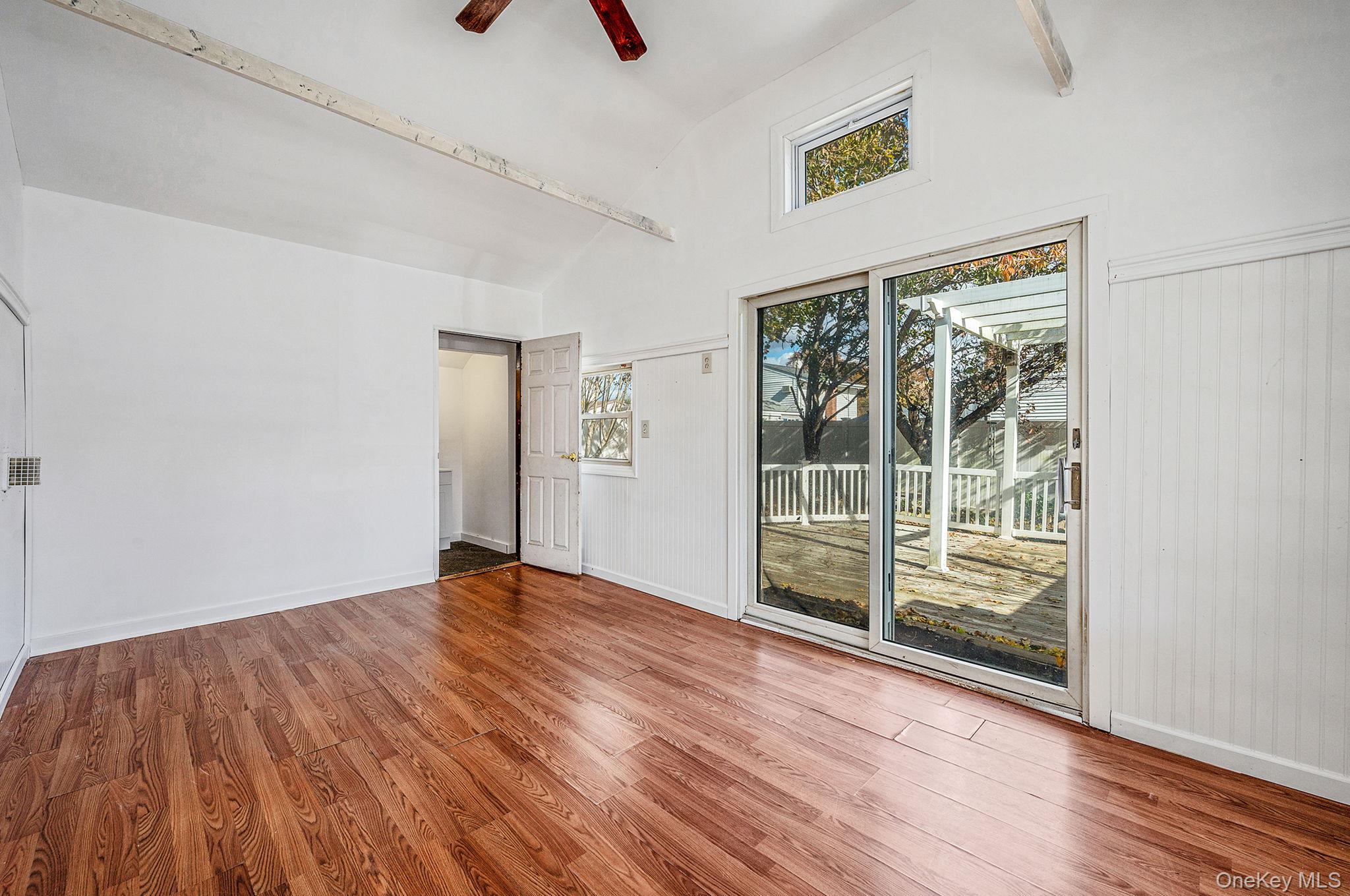 #20 photo, 1401 Race Avenue, サフォーク郡 Medford , NY 11763