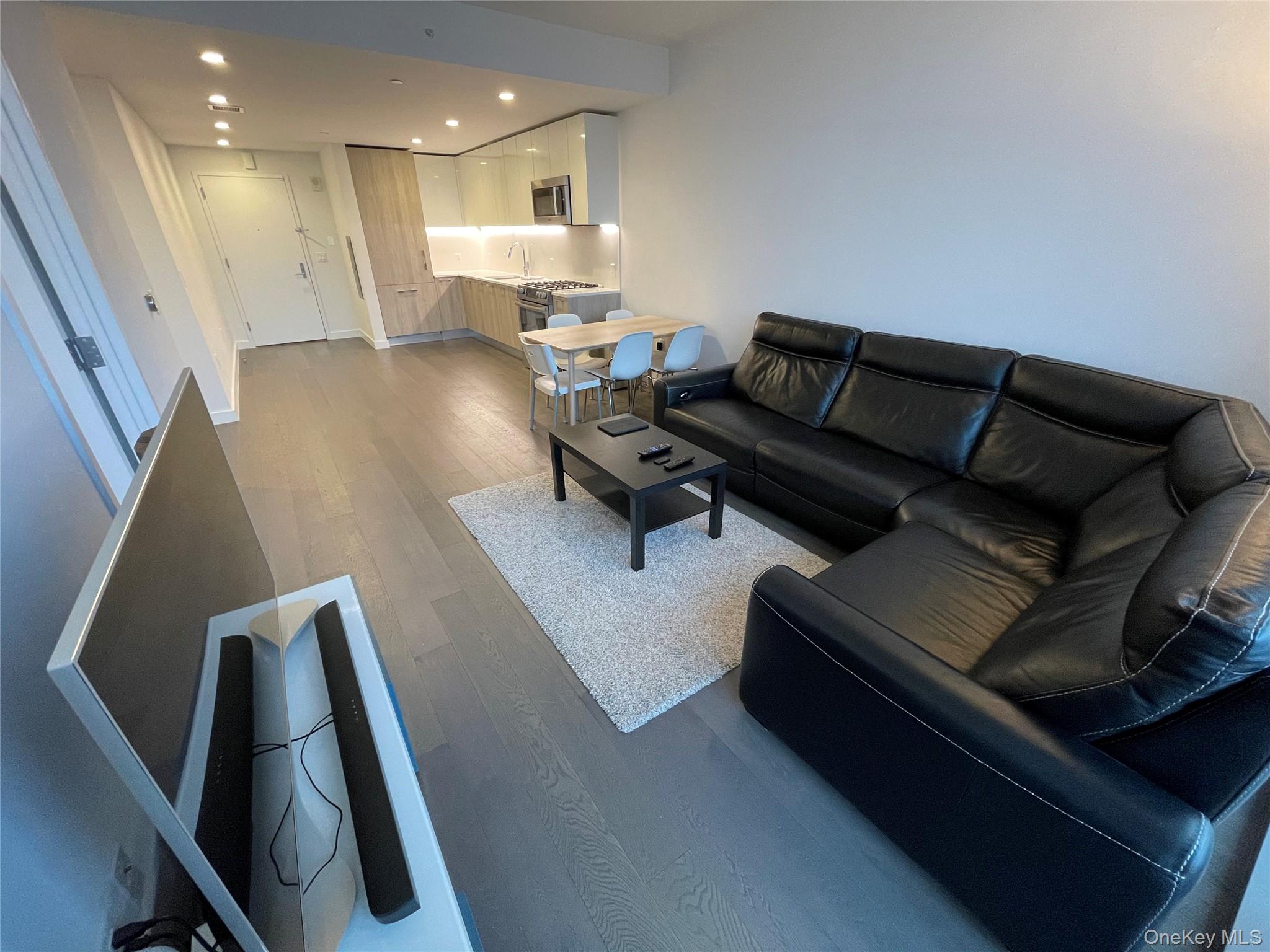 #8 photo, 131-05 40th Road, Flushing , NY 11354