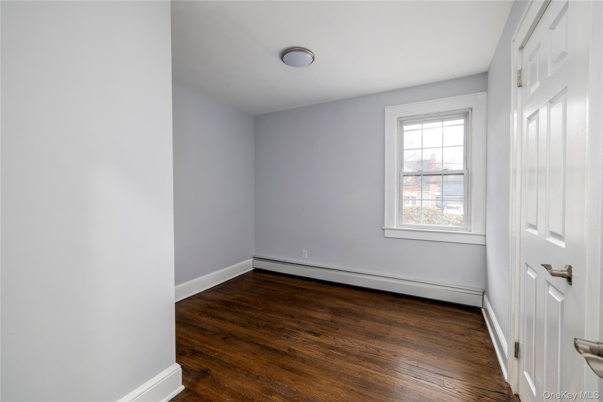 #10 photo, 801 Park Avenue, Westbury , NY 11590