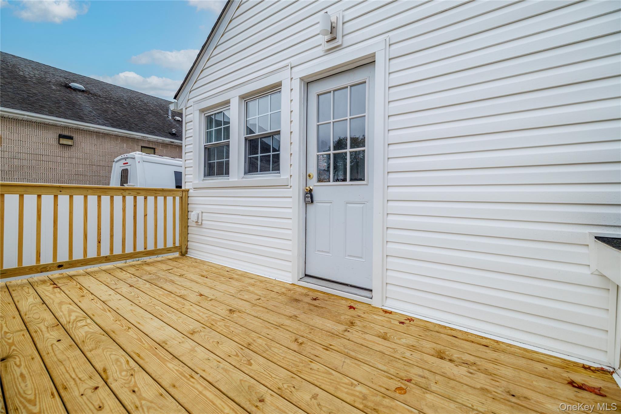 #17 photo, 801 Park Avenue, Westbury , NY 11590