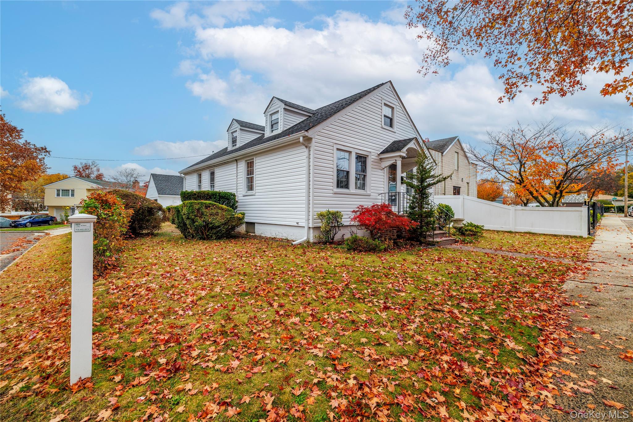 #2 photo, 801 Park Avenue, Westbury , NY 11590