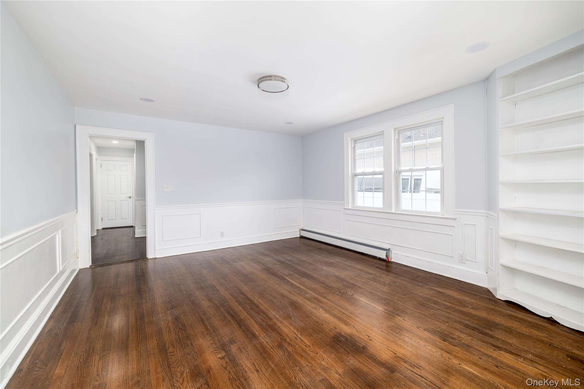 #4 photo, 801 Park Avenue, Westbury , NY 11590