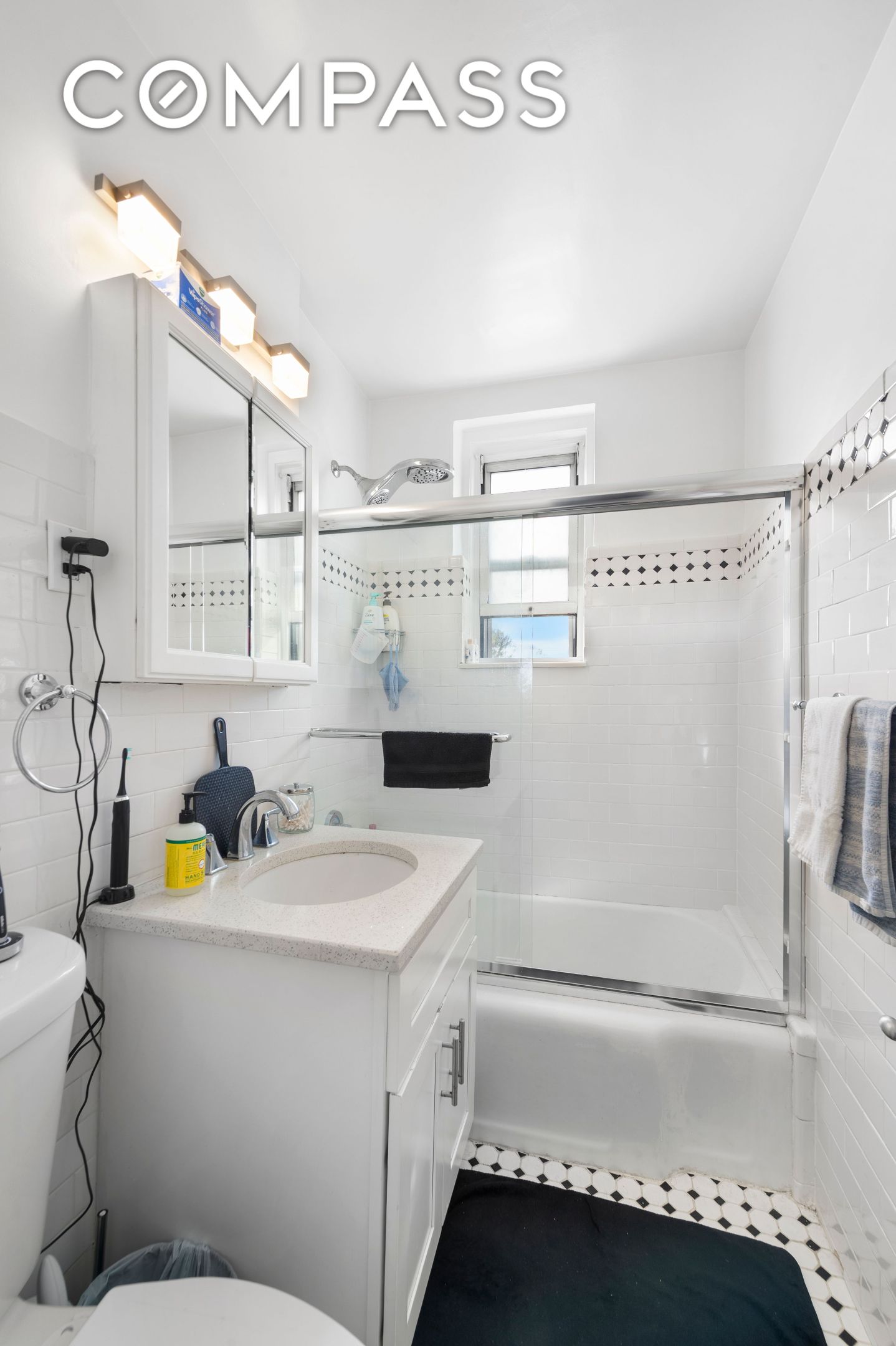 #12 photo, 5639 Netherland Avenue, North Riverdale , NY 10471