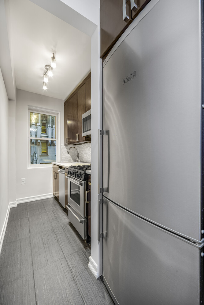 #5 photo, 220 MADISON Avenue, Midtown , NY 10016